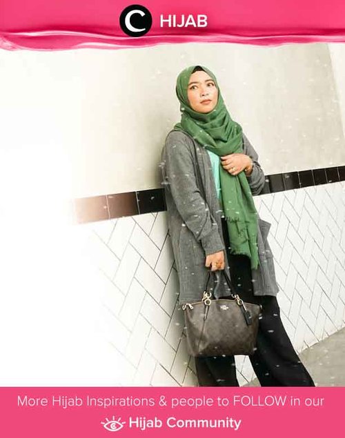 Casual Friday in green and grey. Image shared by Clozetter @ernykurnia14. Simak inspirasi gaya Hijab dari para Clozetters hari ini di Hijab Community. Yuk, share juga gaya hijab andalan kamu. 