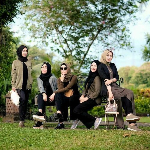 16 Koleksi Fashion Hijab Remaja 2018 Gaya Masa Kini Lagi Trend