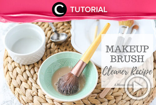 Make your own brush cleaner at home! Here's the recipe: https://bit.ly/2FxBEMS. Video ini di-share kembali oleh Clozetter @aquagurl. Lihat juga tutorial lainnya yang ada di Tutorial Section.