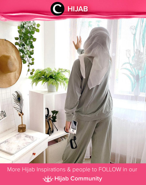 Comfortable loungewear for a busy, productive day. Image shared by Clozette Ambassador @vannysariz. Simak inspirasi gaya Hijab dari para Clozetters hari ini di Hijab Community. Yuk, share juga gaya hijab andalan kamu.