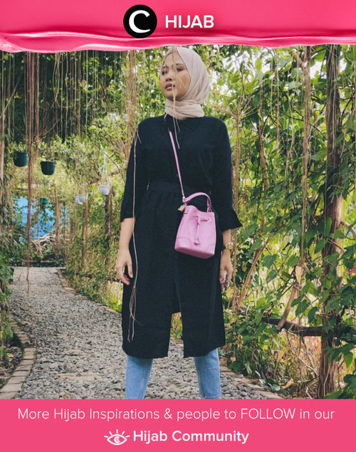 Don't forget to add a pop-up color for your neutral outfit like Clozetter @disyaicha. Simak inspirasi gaya Hijab dari para Clozetters hari ini di Hijab Community. Yuk, share juga gaya hijab andalan kamu.