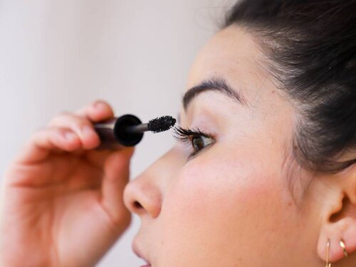  How to Get Perfectly Separated Eyelashes With Mascara   