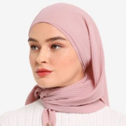 Trend to Try: Hijab Pashmina Plisket yang Anti Kusut
