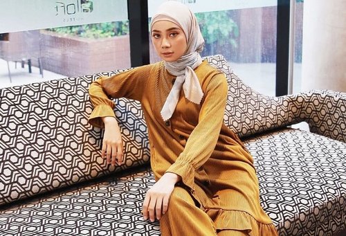 9 Hijab yang Cocok untuk Baju Warna Orange Paling Matching!