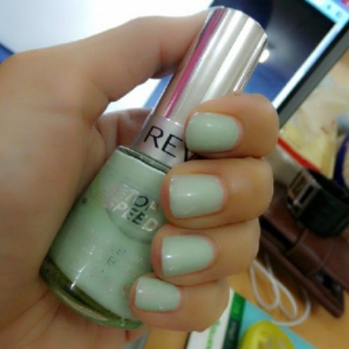  Nail of the Day: Jaded #GalaxyCam #Revlon