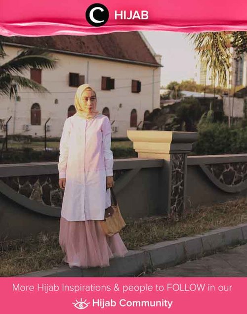 Clozetter @fillyawie looked elegant in timeless white tunic and tutu skirt. Simak inspirasi gaya Hijab dari para Clozetters hari ini di Hijab Community. Yuk, share juga gaya hijab andalan kamu. 