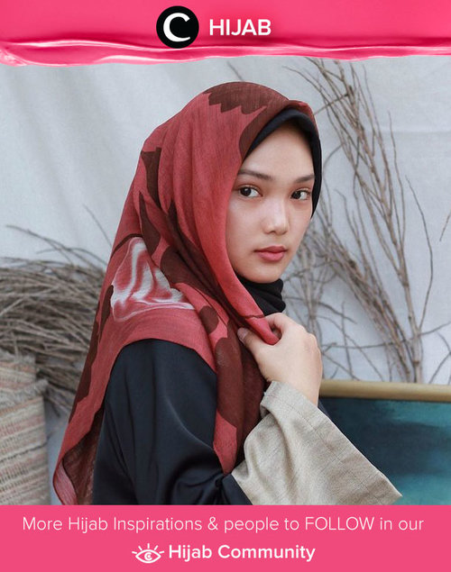 Clozette Ambassador @Imeldaaf adds some colour to her outfit with red scraft for this 'virtual-iftar' look. Simak inspirasi gaya Hijab dari para Clozetters hari ini di Hijab Community. Yuk, share juga gaya hijab andalan kamu.