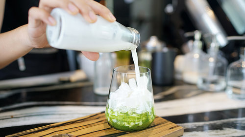 This Is The Easiest, Tastiest Iced Matcha Latte Recipe On The Internet