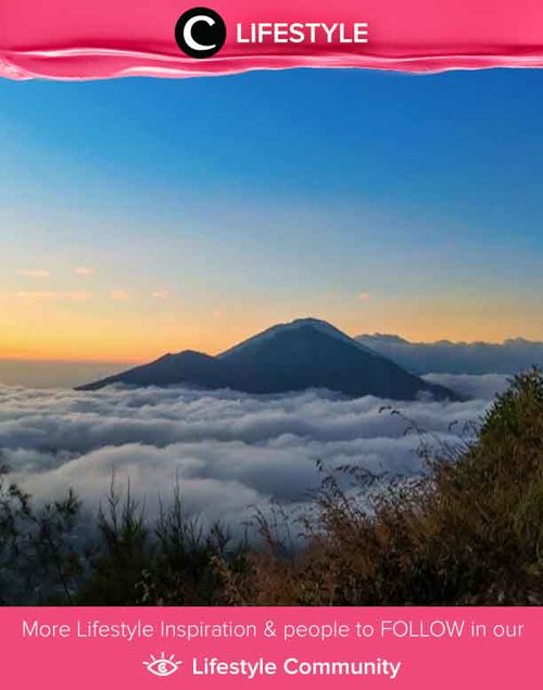 Ingin mencari suasana baru di Bali? Kamu bisa ke trekking ke Gunung Batur untuk melihat pemandangan sunrise yang super cantik seperti foto yang di-share oleh Clozetter @elnienesia ini! Simak Lifestyle Updates ala clozetters lainnya hari ini di Lifestyle Community. Yuk, share juga momen favoritmu. 
