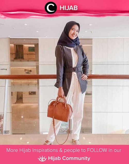 Akan menghadiri business event weekend ini? Coba tiru gaya Clozetter @putriistianaa yang terlihat stylish dan profesional dengan blazer dan belt senada. Simak inspirasi gaya Hijab dari para Clozetters hari ini di Hijab Community. Yuk, share juga gaya hijab andalan kamu. 