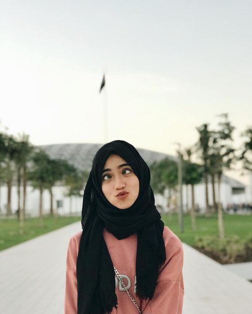 Shirin Al Athrus, Selebgram Hijabers Remaja Yang Outfitnya Anak Muda Banget