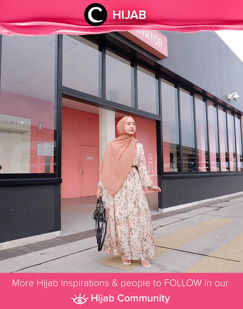 Long dress and long scarf as today's HOTD idea, inspired by Clozetter @nabilaaz. Simak inspirasi gaya Hijab dari para Clozetters hari ini di Hijab Community. Yuk, share juga gaya hijab andalan kamu.