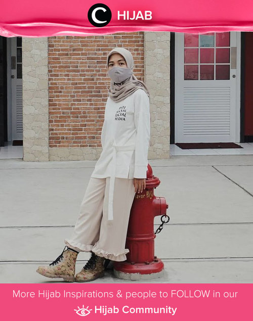 Clozetter @chyntiandarinie combining street style with modest look. Simak inspirasi gaya Hijab dari para Clozetters hari ini di Hijab Community. Yuk, share juga gaya hijab andalan kamu.