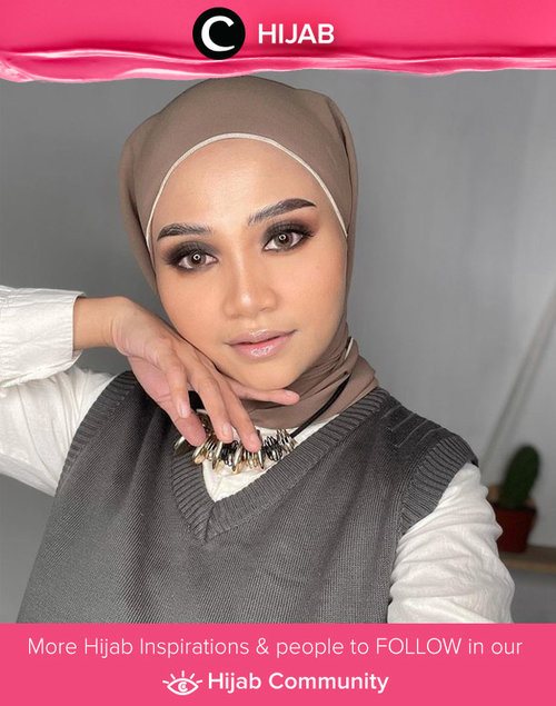 Tampilan eye makeup western ala Clozetter @uswhaaa ini bisa kamu tiru untuk menghadiri intimate wedding event di weekend ini, Clozetters. Simak inspirasi gaya Hijab dari para Clozetters hari ini di Hijab Community. Yuk, share juga gaya hijab andalan kamu.