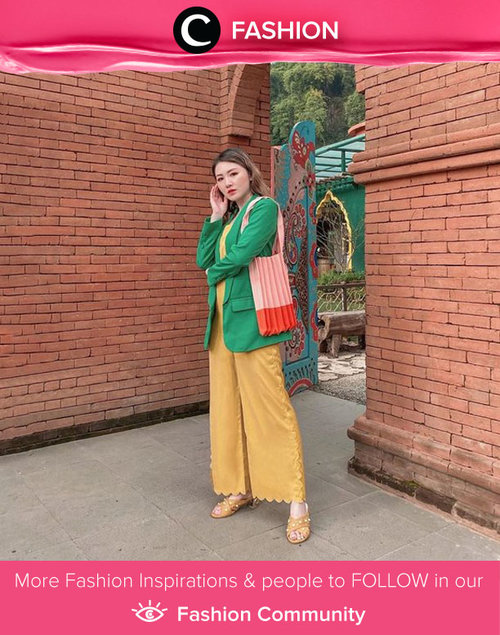 Boost up your confidence by adding a pop of colour to your outfit, just like how Clozette Ambassador @vicisienna styled her workwear with green blazer and yellow jumpsuit. Simak Fashion Update ala clozetters lainnya hari ini di Fashion Community. Yuk, share outfit favorit kamu bersama Clozette.
