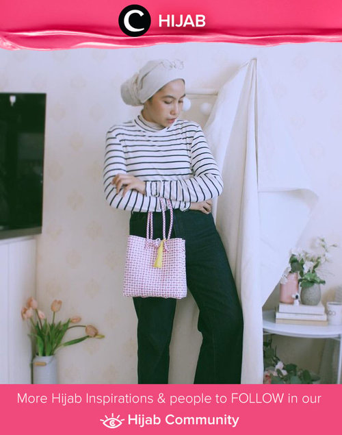 Steal this casual look from Clozette Ambassador @Ladyulia: striped tee and straight pants, don't forget to put your cute bag for the statement. Simak inspirasi gaya Hijab dari para Clozetters hari ini di Hijab Community. Yuk, share juga gaya hijab andalan kamu.