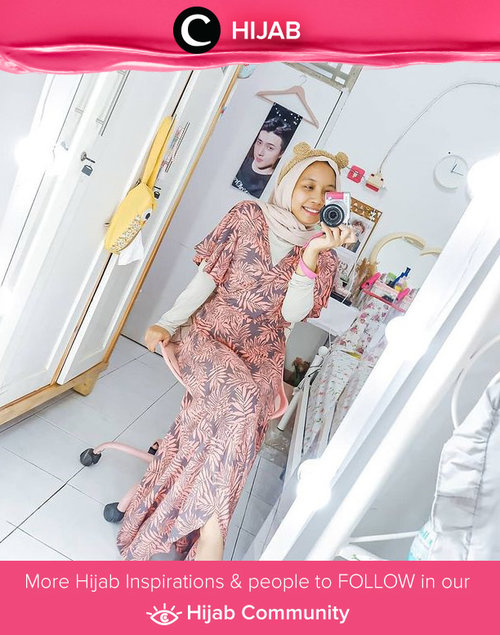Ternyata daster bisa di-styling menjadi outfit pergi yang cukup kece, lho. Intip saja OOTD Clozetter @kartikaryani berikut. Simak inspirasi gaya Hijab dari para Clozetters hari ini di Hijab Community. Yuk, share juga gaya hijab andalan kamu.