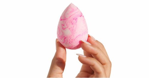 This Limited-Edition Beautyblender Looks Like Strawberries and Cream