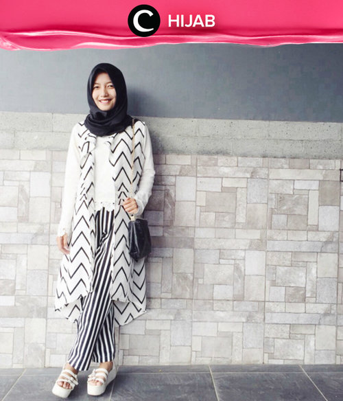Hit the pattern and get a new look, Hijabers! Simak inspirasi gaya lainnya di Hijab Update dari para Clozetters hari ini, di sini http://bit.ly/clozettehijab. Image shared by Clozetter: devinanggraeni. Yuk, share juga gaya hijab andalan kamu.