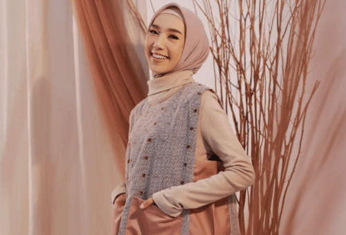 5 Warna Jilbab yang Cocok untuk Kulit Kuning Langsat