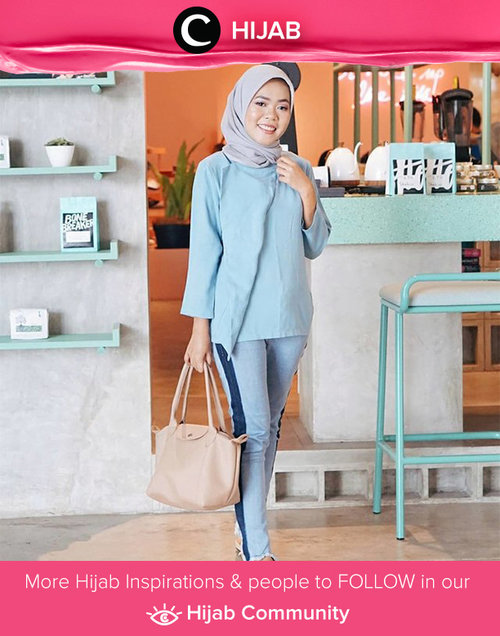 Feeling blue in blue shirt and side stripes pants. Simak inspirasi gaya Hijab dari para Clozetters hari ini di Hijab Community. Image shared by Star Clozetter: @dessydyl. Yuk, share juga gaya hijab andalan kamu