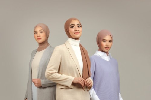 5 Tips Padu-Padan Baju Polos Warna Netral Untuk Hijaber Agar Tak Membosankan