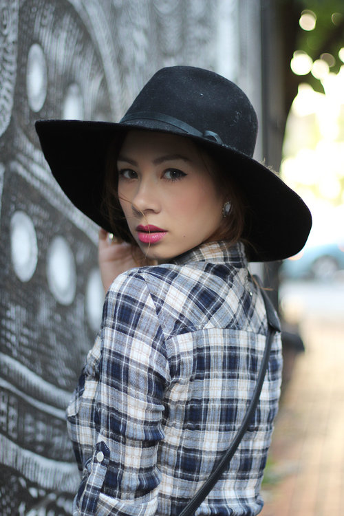  PLAID! Totally in Love with this look, head over to my blog now to read and see more : http://jenniferbachdim.com/2014/12/17/plaid/ #OOTD 