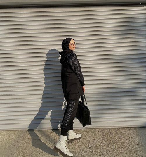 Chic Ways to Style Boots For Hijab Outfit - Hijab-style.com