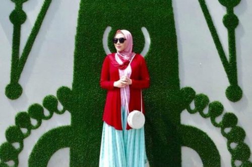 Rahasia Hijab Simpel Tapi Kece dari Terry Putri 