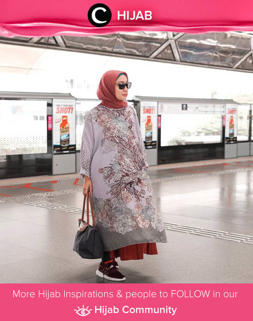 Kata siapa tunik elegan seperti ini hanya cocok digunakan bersama heels? If you are into sneakers like Clozetter @fillyawie, just go against the flow, Clozetters! Simak inspirasi gaya Hijab dari para Clozetters hari ini di Hijab Community. Yuk, share juga gaya hijab andalan kamu.