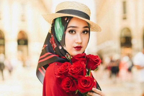 Begini Street Style Hijab Dian Pelangi Saat di New York 