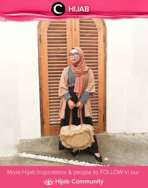Kebiasaan jarang membeli baju bisa menjadi salah satu aksi mencintai bumi. Seperti Clozetter @ernykurnia14 yang memakai outerwear berusia 4 tahun, hijab yang telah ia miliki sejak tahun 2012, dan celana yang baru akan ia ganti setelah berubah warna. Simak inspirasi gaya Hijab dari para Clozetters hari ini di Hijab Community. Yuk, share juga gaya hijab andalan kamu.