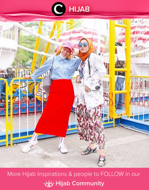 Who's ready for summer? Clozetter @Rizunaswon dan Star Clozetter @Rimasuwarjono berpose dengan padu padan outfit berwarna cerah. Simak inspirasi gaya Hijab dari para Clozetters hari ini di Hijab Community. Yuk, share juga gaya hijab andalan kamu.  