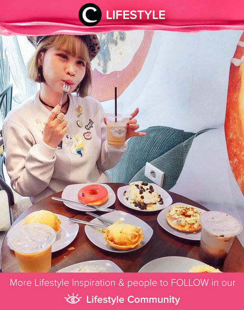 Clozetter @mndalicious calling all doughnut lovers to try Premium Taiwan Crispy Doughnut from Dokrezzz! Tempatnya juga nyaman untuk ngobrol dan berlama-lama bersama teman, Clozetters! Simak Lifestyle Update ala clozetters lainnya hari ini di Lifestyle Community. Yuk, share momen favoritmu bersama Clozette.