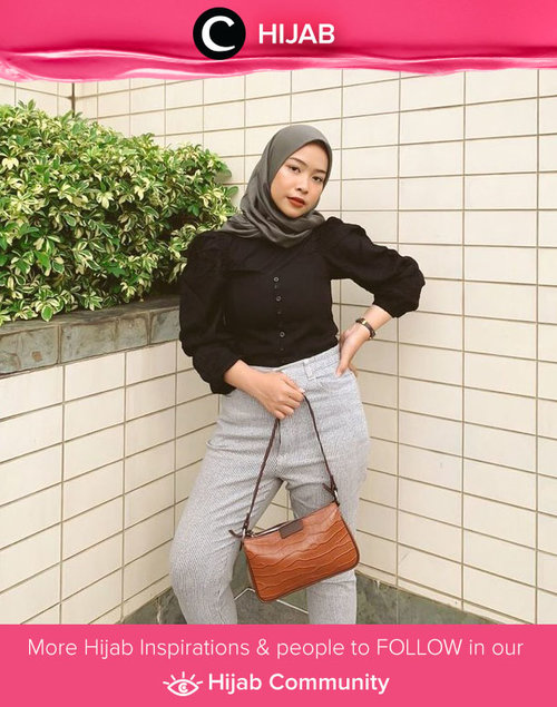 Clozette Ambassador @FAZKYAZALICKA wrapped in Alene Official black blouse to start the day. Simak inspirasi gaya Hijab dari para Clozetters hari ini di Hijab Community. Yuk, share juga gaya hijab andalan kamu.