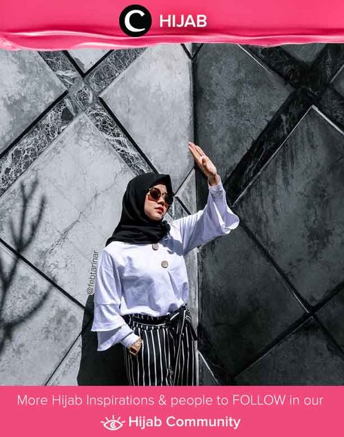Friday in white shirt and black hijab. Simak inspirasi gaya Hijab dari para Clozetters hari ini di Hijab Community. Image shared by Clozetter @febtarinar. Yuk, share juga gaya hijab andalan kamu. 