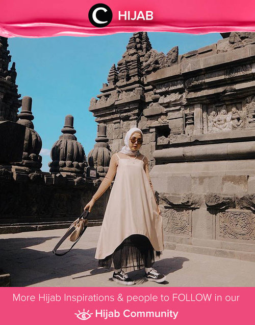 Travel in style ala Clozetter @nabilaaz with overall dress and tutu skirt. Enjoy your weekend, Clozetters! Simak inspirasi gaya Hijab dari para Clozetters hari ini di Hijab Community. Yuk, share juga gaya hijab andalan kamu.