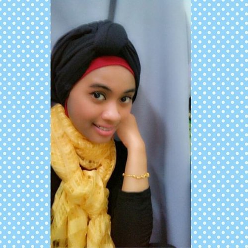 #ClozetteId #GoDiscover #TheTouchOfRed #MOTD #fotd #makeup #beauty #hijab #hijabfashion