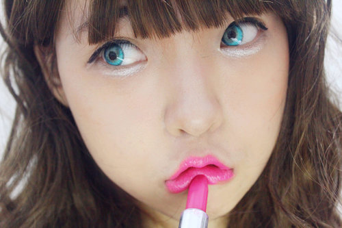 http://aiyukiaikawaii.blogspot.co.id/2017/01/wardah-exclusive-lipstick-review.html