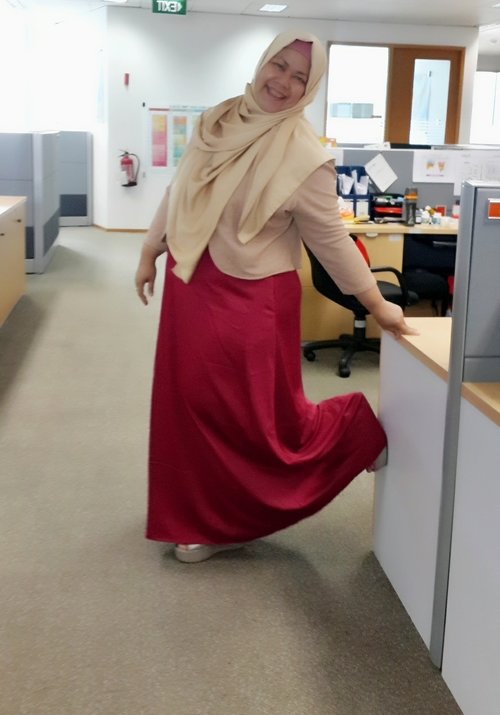 using Kayyisah basic dress from @zayani.butiq combine with cardigan and using pashmina silk warna cream also from @zayani.butiq

#ClozetteID #fashion #outfitinspiration #instafashion #clothes #instalook #outfit #ootd #portrait #clothing #style #look #lookbook #lookoftheday #outfitoftheday #ootd #stylish #instaoutfit #hijab #hijabcommunity #hijabstyle #hijabfashion