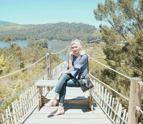 So. Monday. We meet again 😌.......#clozetteid #clozetteidpotw #ggrepstyle #ggrep #cgstreetstyle #tribepost #gaktakutsakit #ootd #ootdindo #hijabootd #hijabfashion