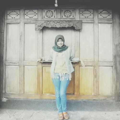 Hello Ramadan ! 🙌😊 Lokasi : Kampung Jawa Kembang, Yogyakarta (@kampungeksotis) {dekat rumah}

#ClozetteID #OOTD #HIJAB #FASHION #explorejogja #visitjogja #instagramers #siskaastaridewi #Instagood #instalovers #instayogyakarta