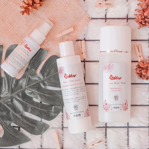 • ᴰᵃⁱˡʸ ᴮᵒᵈʸ ᶜᵃʳᵉ ᴿᵒᵘᵗⁱⁿᵉ2 minggu belakangan ini lagi nyobain rangkaian body care dari Orkkay Skin yang terdiri dari Body Peeling Spray, Body Wash dan Lotion.Ketiga produk ini punya aroma susu yang nyegerin banget. Efeknya di kulit aku jadi bikin lebih lembab walaupun seharian di ruangan ber-AC.-Berani nyobain produk ini soalnya udah ada sertifikat BPOM nya, aman digunakan untuk jangka panjang bahkan untuk ibu hamil dan menyusui.-Saran aku, kalau kalian mau nyobain juga mending beli sekalian 1 paket karena harganya jauh lebih murah yaitu Rp 360.000 .-Review lengkap soal produknya udah aku bahas di blog juga lho!Check it out! www.chacaatmika.com-#clozetteid #orkkayskin #orkkay #orkkayskincare