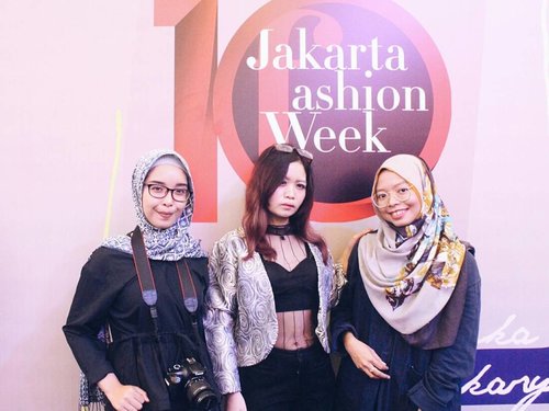 •
Attend an event Kami Idea Fashion Show ft. Phillips at Jakarta Fashion Week, yesterday. More on the blog unidzalika.com

#clozetteid
#JWF #JakartaFashionWeek #JFW10Th #JFW2018 #JFW10years
#SpreadingOutfits #SpreadingOutfitsSquad