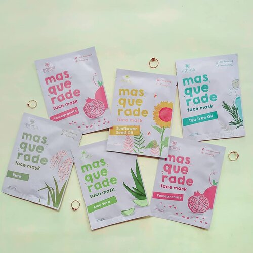 •Maskeran kali ini pakai produk lokal dari @eminacosmetics 😍 Waktu #sheetmaskemina diluncurkan beberapa tahun lalu, saya langsung beli semua varian karena kemasannya lucu 🌻 Beli aja dulu, cocok atau tidak urusan nanti 🤪Eh tapi pas dicoba bagus semua! 🤫 Cairan essence di tiap masker cukup banyak, udah gitu lembarannya lembut dan pas di wajah. Cocok banget deh dipakai selama #dirumahaja 🤗 Sekarang produk ini jadi #skincareroutine Uni karena harganya murah dan ada hasil baik yang didapat. Kalau kamu pernah coba varian yang mana? Atau belum pernah? Tag 3 teman kamu yang penasaran sama produk Emina 🤷💜 #clozetteid #skincaretips #skincareblogger