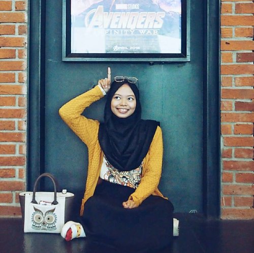 •As a big fan of Marvel Cinematic Universe @marvelstudios, I was happy and sad at the same time after watched all superheroes gathered for one purpose in #InfinityWar. That movie is epic, emotional, and has unexpected plot-twist 😢 and I love how each heroes in @avengers protect one another. It was a great teamwork 😍Without any intention of spoiler, I really proud to saw Wanda became more pretty and extraordinary strong! You did a great job, @Elizabetholsenofficial ❤Don't get me wrong, this movie is definitely brilliant, amazing and completely different than any other MCU film. So let me say that "Avengers: Infinity War" absolutely must be on the list to watch! 5/5_________________________Ps.Thanks @bloggerperempuan, @cgvid, @asusid and @jdid for the ticket.#clozetteid#Marvel #marvelstudios#avenger #avengers#infinitywar#RekomendasiUniDzalika
