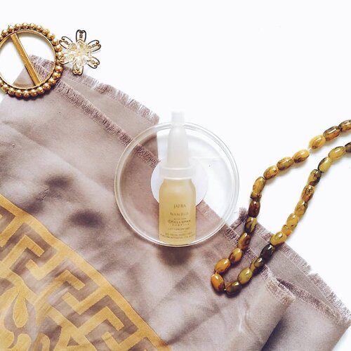 •
Pernah ada di masa saya sangat suka dengan Jafra Royal Jelly yang digunakan sebagai serum saat malam hari. Ulasan lengkap ada di unidzalika.com

Ada yang pernah pakai?

________________________
#clozetteid
#flatlaytoday
#flatlays #Flatlay
#flatlayforever
#JAFRA #JafraRoyalJelly