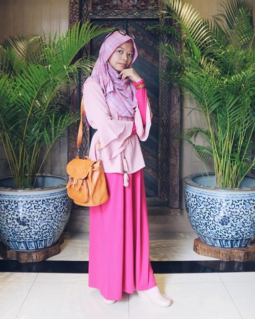 •When your headquarters lead by Sadness, wear brightly colored clothes 💕________________________#clozetteid#ootd #ootdindo#ootdhijab #ootddaily#ootdfashion