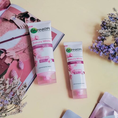 •
Series #garniersakurawhite ternyata banyak sekali peminatnya 💕. Untuk kamu yang mau beli Garnier Sakura White Series, bisa cek di Lazada dan gunakan referral code Uni : GARGLOWr57td2

_____________________
Full review click on the link below
1. Blog post : https://www.unidzalika.com/2019/09/rahasia-wajah-glowing.html
2. YouTube : https://youtu.be/OnP5CwByT80
_____________________

#garnierindonesia #garniersakurawhite #garnierskinactive #garniergirls #facewash #skincare #skincareroutine #clozetteid #clozettereview #beautynesia #beautynesiamember #flatlay #flatlaytoday