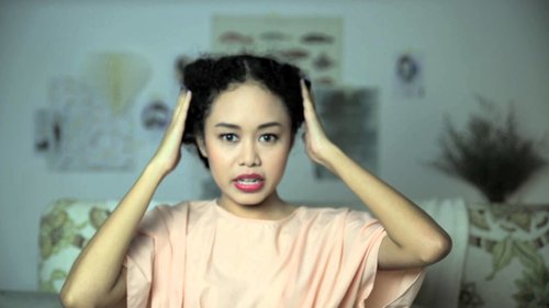 Cara Membuat Updo untuk Rambut Mengembang dan Keriting by Agnes Oryza - YouTube